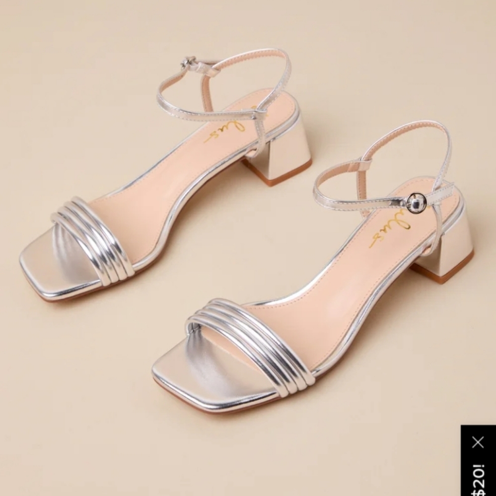Lulus silver strappy high heel sandle, size 7